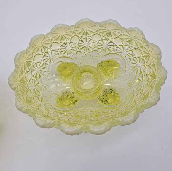 Vtg Topaz Vaseline Glass Daisy And Button Trinket Dish And Candle Holder c.1930s - Picture 3 of 8
